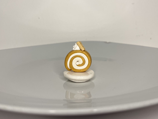 Gold Swiss Cake by Pink Velvet, Image 1.