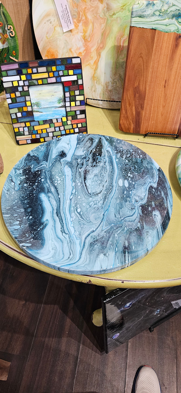 Twilight lazy susan by Pam McAdams, Image 1.
