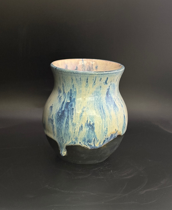 Avalanche short vase by Nicole Nalbach, Image 1.
