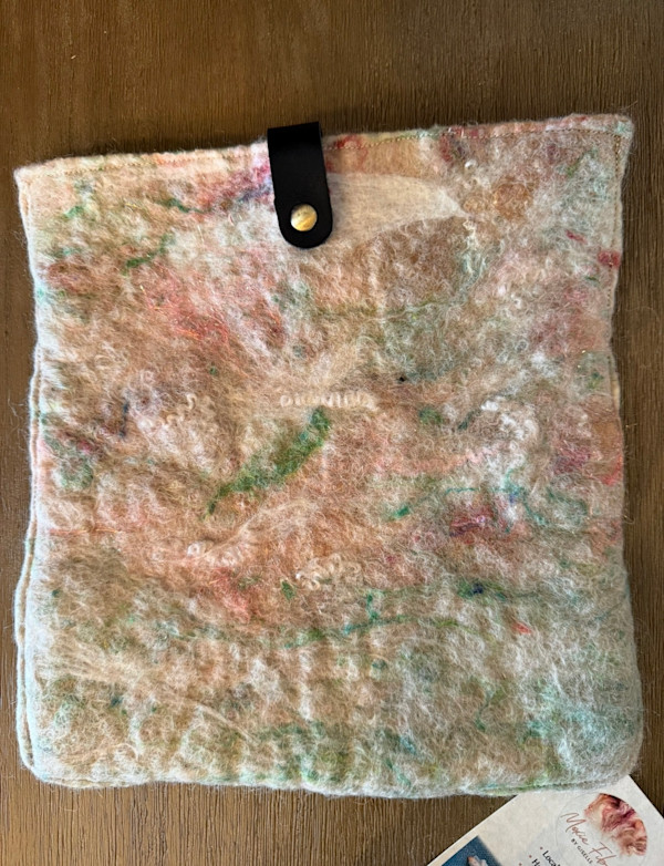 Kindle case by Giselle Williams, Image 1.