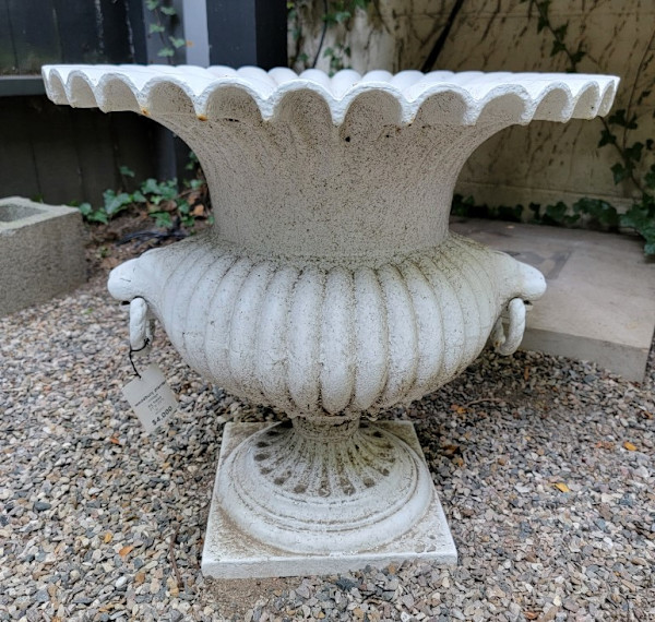 Woodbury Planter with Square Base