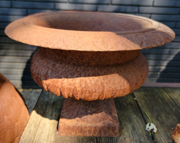 Cast Iron Urn with Tulip Top / Pair