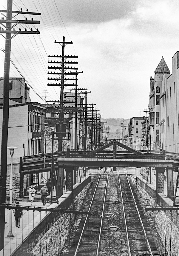 LA Street 30 by Raphael Warshaw