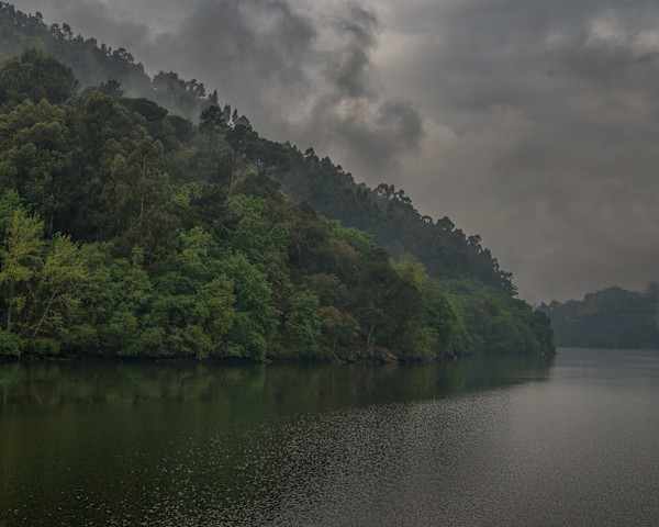 Rio Douro 66 by Raphael Warshaw