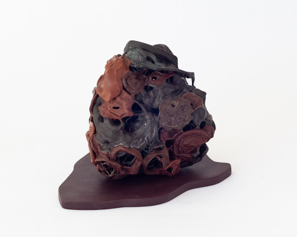 Handfill (Brown) by Eve De Jong