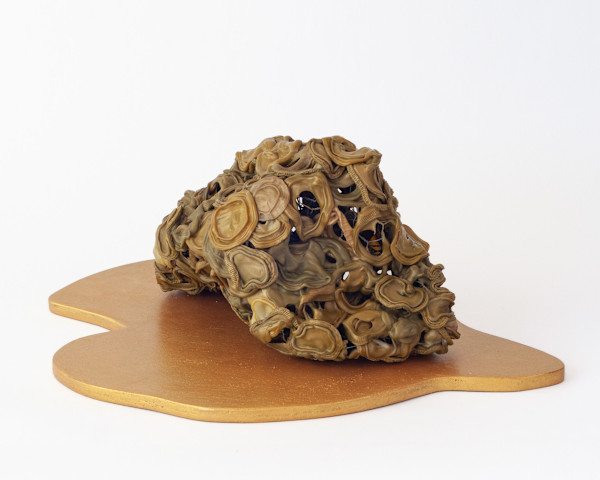 Handfill (Gold) by Eve De Jong