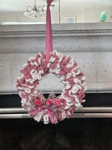 10" Loop Yarn Wreath - pink and White - STAS20240031 - C16 (copy)