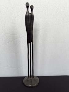 Thin two figures