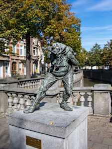 Paep Thoon Statue. Leuven, Belgium