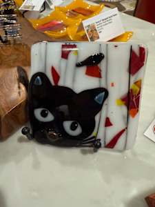 Peeky Black Cat 4” on White Confetti with Black Bird