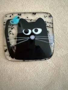 Peeky Black Cat 28