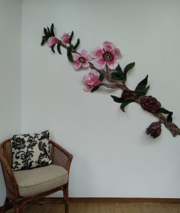 Manuka Branch - Canvas/Wire  ..  (19274)