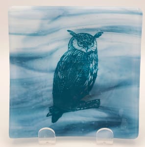 Plate with Aquamarine Owl on Blue/White Streaky