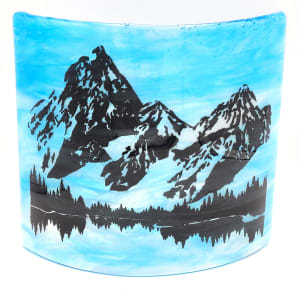 Stand-Up Curve-Mountain Scene on Turquoise/White Streaky
