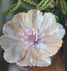 Garden Flower-White/Orange/Tan Streaky with Double Pink Stamens and Dichroic Center