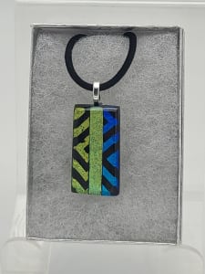 Necklace-Dichroic Chevrons with Stripe
