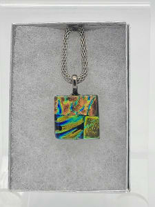 Necklace-Gold Dichroic Textures