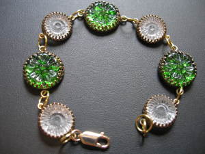 Green Glass Buttons Bracelet