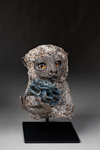 狐猴與藍花 Lemur and Blue Flower