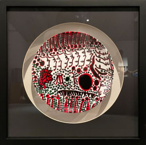 草間彌生瓷盤 紅黑 (含框) Women Wait for Love, but Men Always Walk Away (framed)