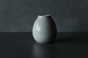Riverstone Vase / White / 104