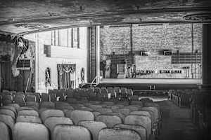 The Saenger Must Go On