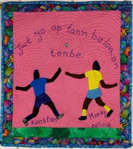 Playing Soccer - Jwé yo ap tann balon-an tonbe