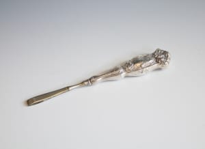 Tweezers