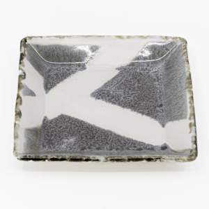 24082  4.5" Square Beveled Dish