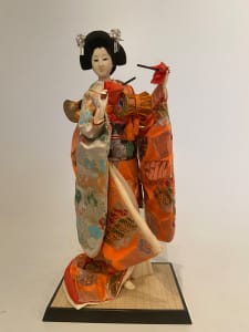 Maiko doll with sannotsuzumi drum