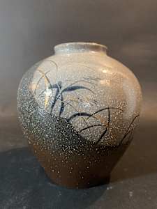 Tsubo vase