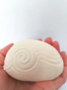 Little Whispers (celtic touchstone white)