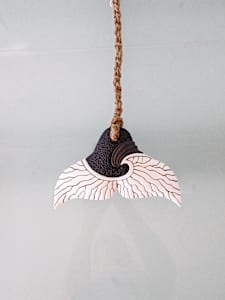 Whale Tail L IV (small)