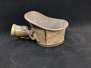 Chinese Hoof-shaped clothing iron