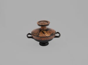 Miniature lekanis