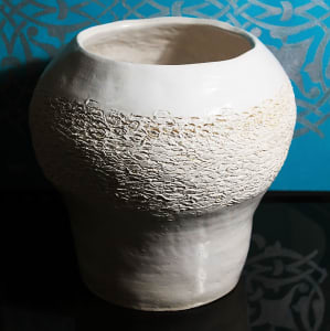 WHITE SATIN POT