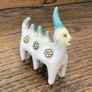 Pastel Teenie with 6 daisies