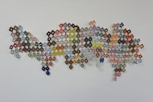 Stepping Shape with Cross and Diamond no.1