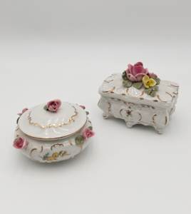 DRESDEN Capodimonte  Porcelain Lidded Powder Jar & Trinket Box  w/ Attached Flowers