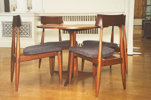 Round Pedestal Table with 4 Stacking chairs