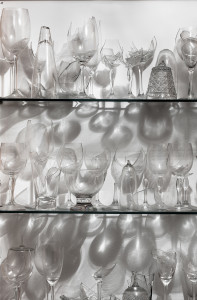 Collection of wine broken glasses from the series Shards | Coleção de taças de vinho quebradas da série Estilhaços