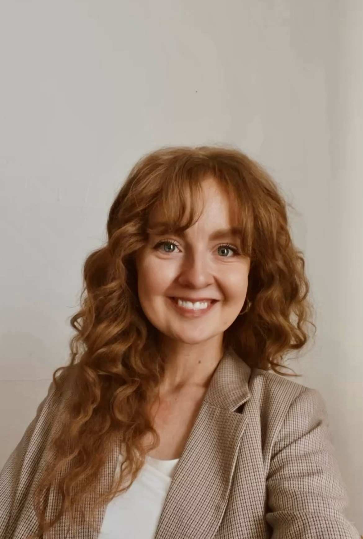 About Lindsay English