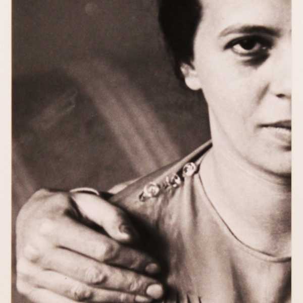 Elizabeth, 1931, Paris by André Kertész, Image 1.
