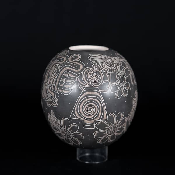 Classic Style Hummingbird Pot by Juan Ramon Rodriguez, Image 2.