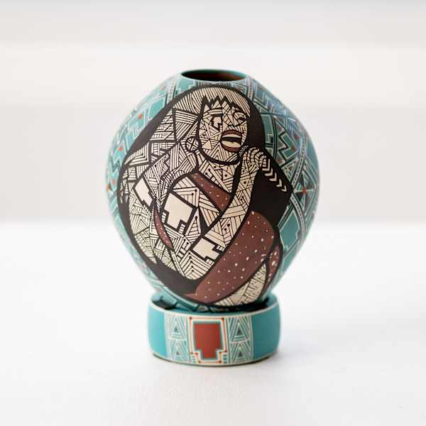 Selena Classic Style Pot by Sary Ramirez Silva, Image 1.