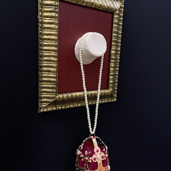 Beheaded by Zoe Gauthier, Image 10.