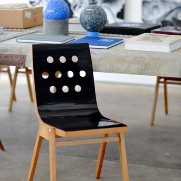 Set of Five “Wiener Stadthalle” Stacking Chairs (Model 3/4/3) by Roland Rainer, Image 1.