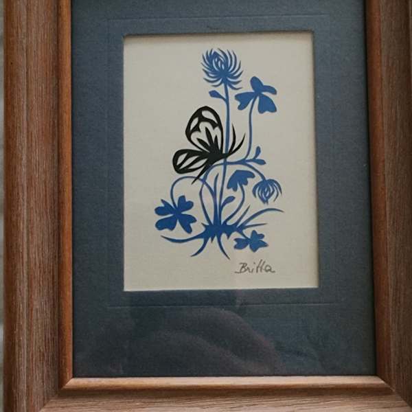 Scissor Cutting 810 (Butterfly on Clover) by Britta Kling, Image 1.