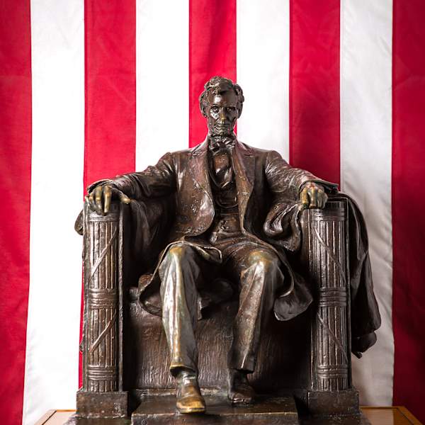 Abraham Lincoln by Daniel Chester French, Image 2.