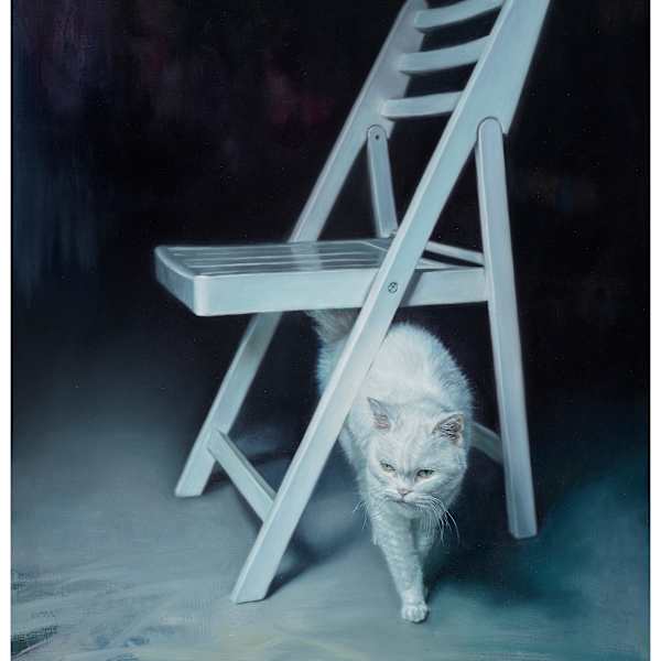 白色的椅子和貓 White Chair & Cat by 林宏信 LIN Hung-Hsin, Image 1.